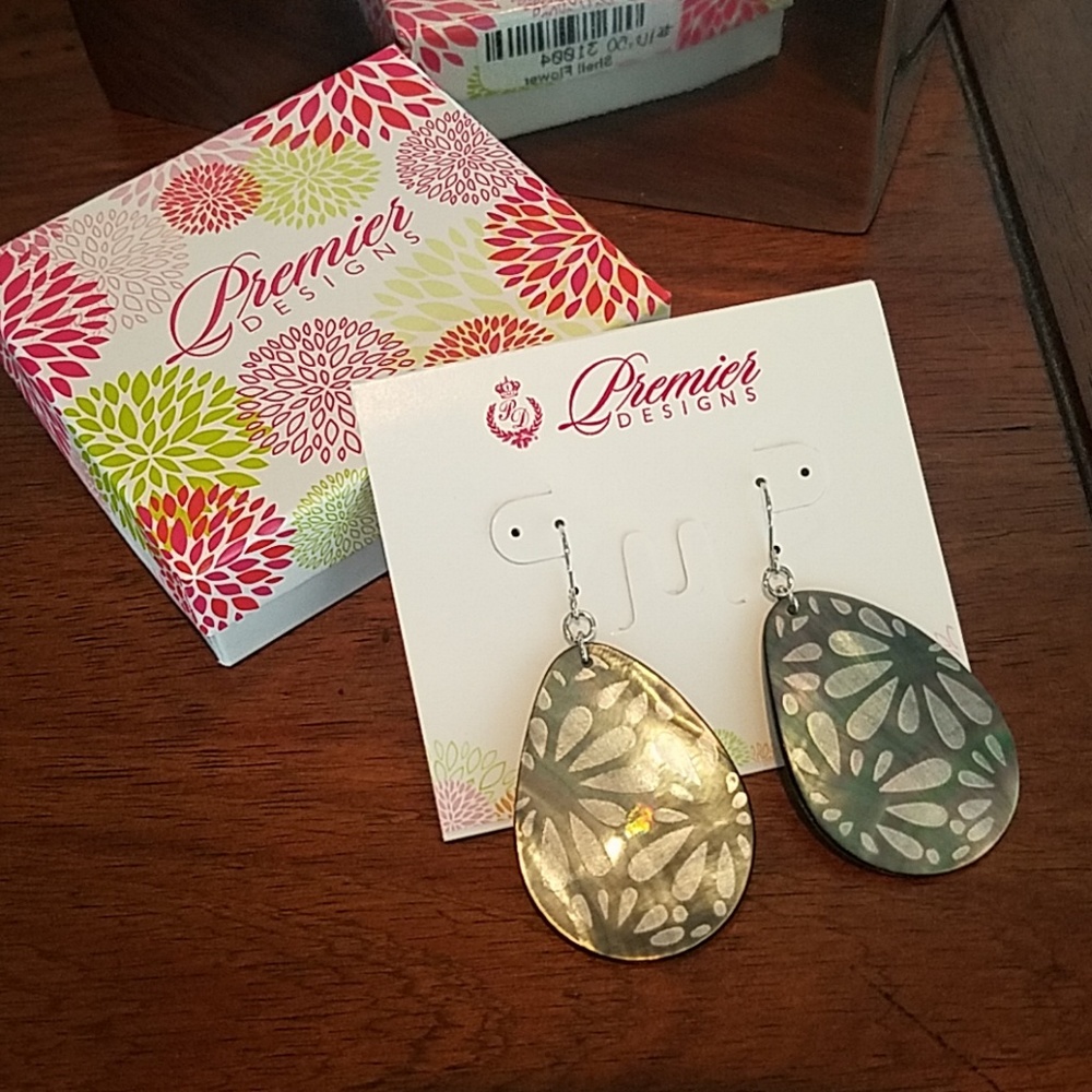 Premier Designs Earrings